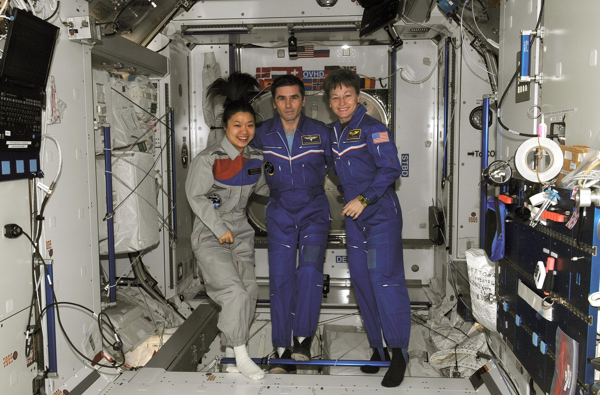 Featured image: 1920px-Yi+Malenchenko+Whitson_at_ISS_08Apr17_(NASA-ISS016-E-036365) - Read full post: Soyeon Yi, Part II: When a Wedding Singer Becomes an Astronaut